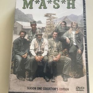 Mash season one collectors edition- new